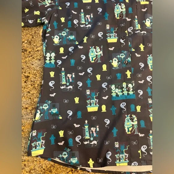 RSVLTS Womens Disney Haunted Mansion Grim Grinning Graveyard Ghosts Camp Shirt L - Picture 4 of 11